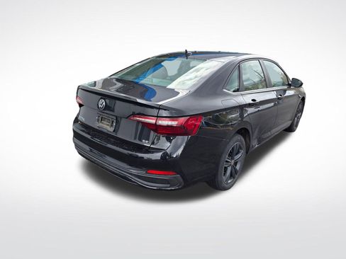 Used 2024 Volkswagen Jetta SE image 5