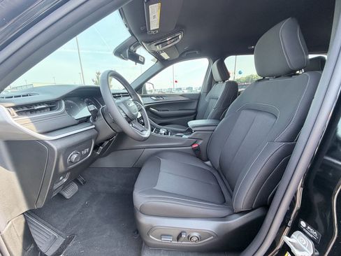 New 2026 Jeep Grand Cherokee Laredo RWD image 20