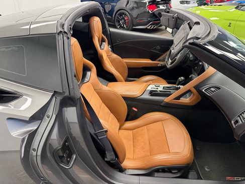 Used 2015 Chevrolet Corvette Z06 w/ 3LZ Preferred Equipment Group image 15