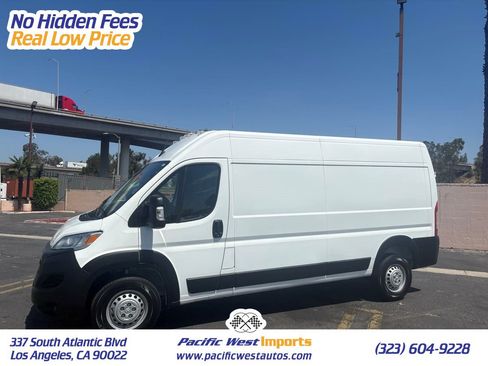Used 2025 RAM ProMaster 2500 w/ Convenience Group FWD image 1