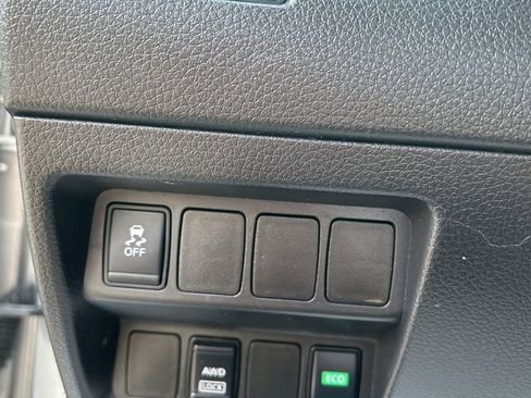 Used 2019 Nissan Rogue Sport S image 13