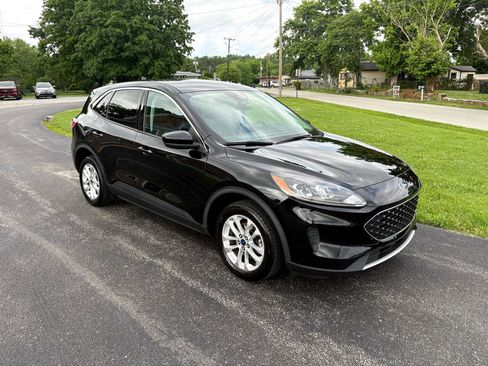 Used 2021 Ford Escape SE image 24