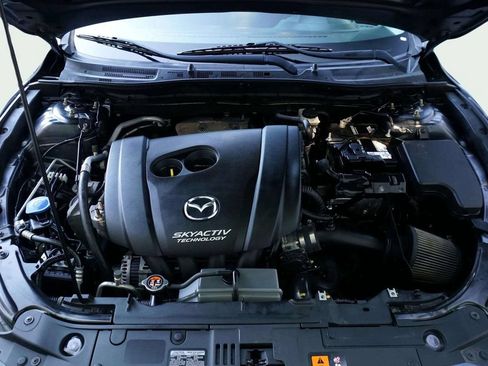 Used 2016 MAZDA MAZDA3 i Touring w/ Popular Equipment Package FWD image 11