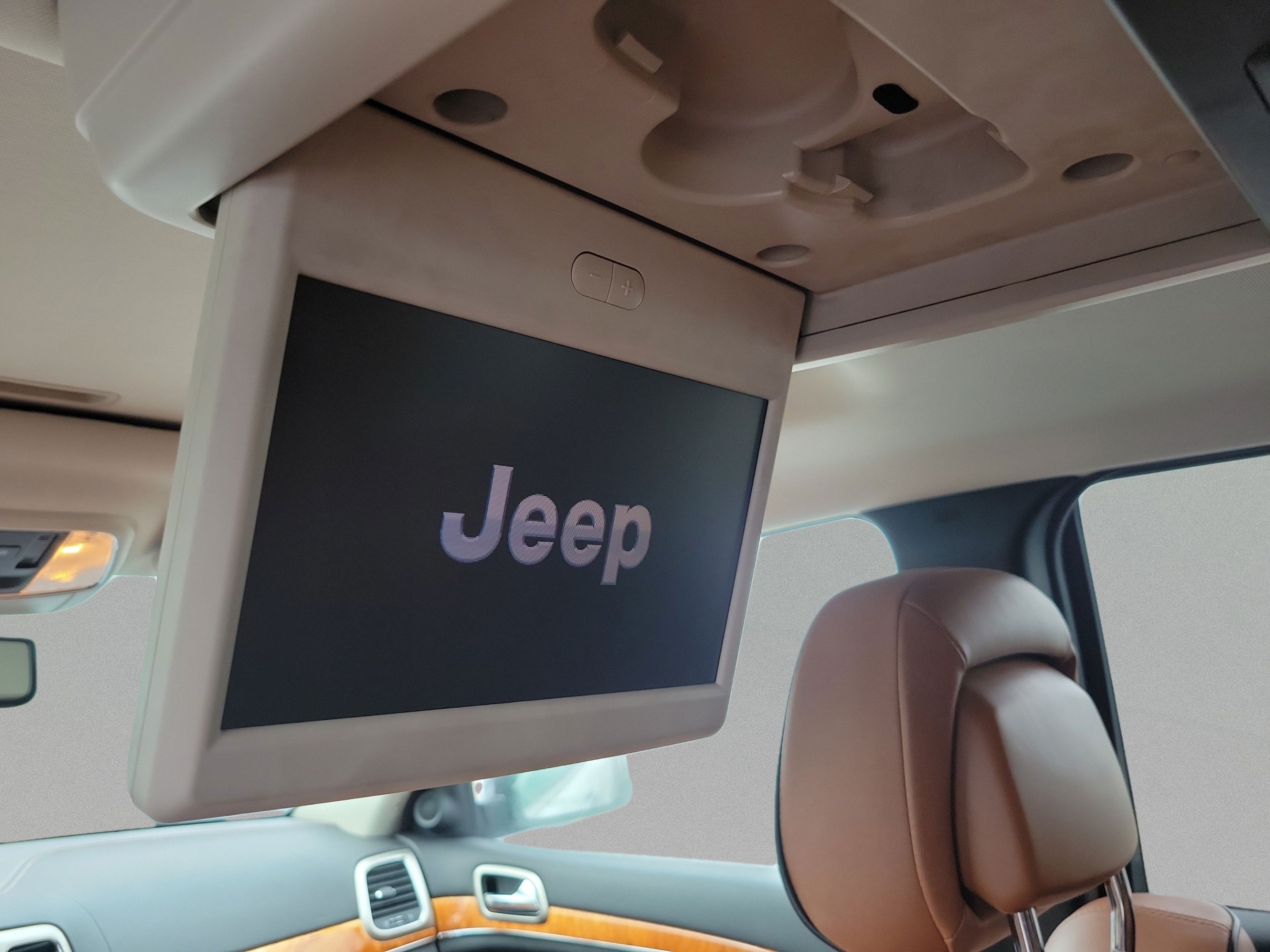 Used 2013 Jeep Grand Cherokee Overland AWD/4WD image 14