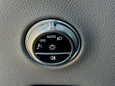 Used 2023 Mercedes-Benz GLC 300 image 30