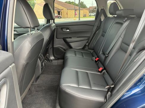 Used 2026 Nissan Rogue SL FWD image 27
