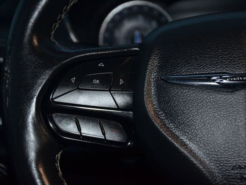 Used 2021 Chrysler Pacifica Touring w/ S Appearance Package image 20