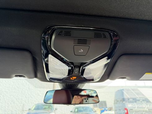 Used 2023 BMW i4 eDrive35 image 25