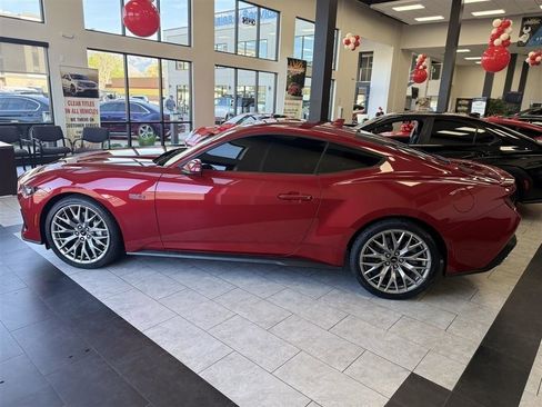 Used 2024 Ford Mustang GT Premium image 4