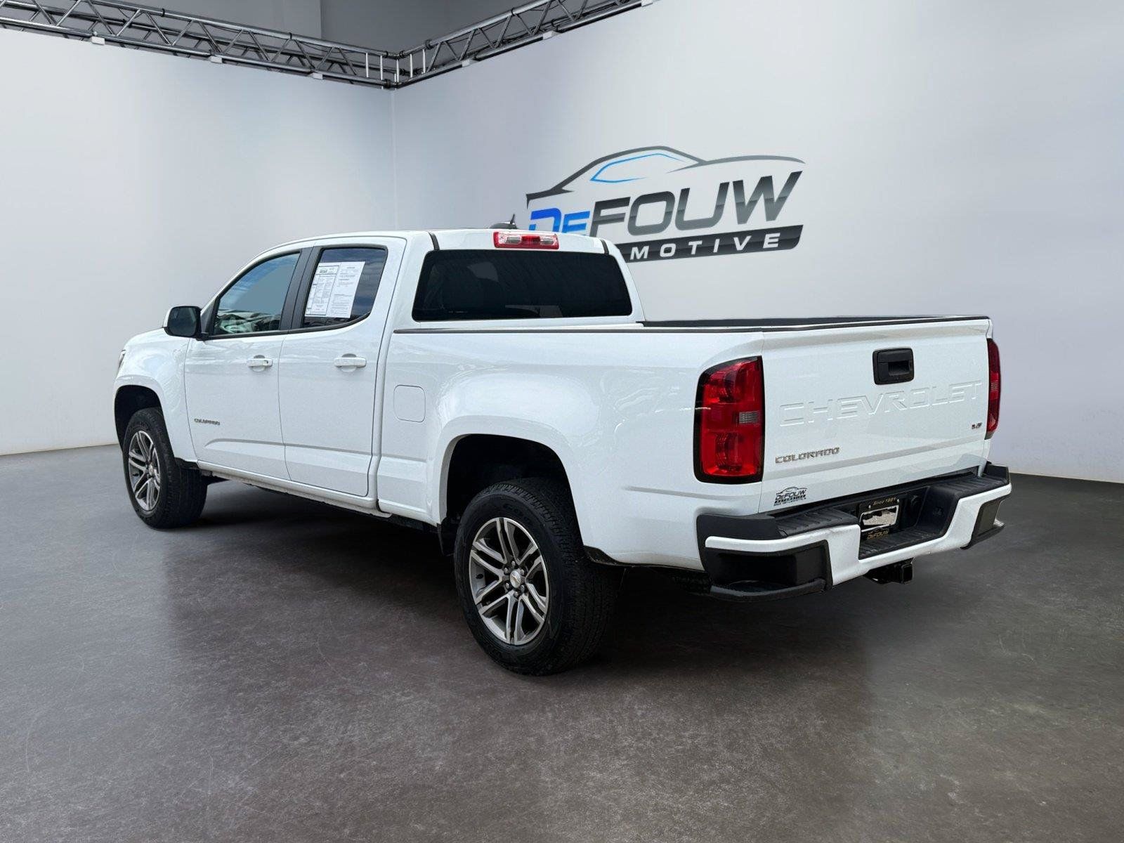 Used 2022 Chevrolet Colorado W/T w/ Custom Special Edition RWD image 5