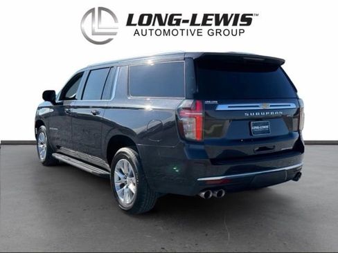 Used 2023 Chevrolet Suburban Premier image 3