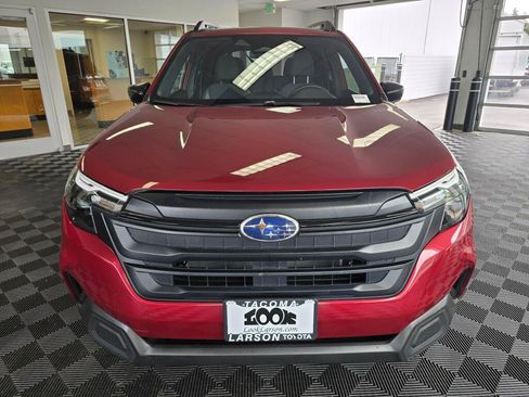 Used 2025 Subaru Forester AWD/4WD image 8