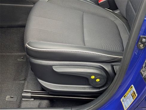 Used 2025 Hyundai Venue Limited image 11