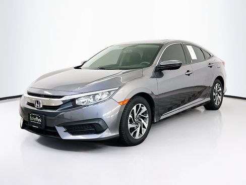 Used 2018 Honda Civic EX image 3