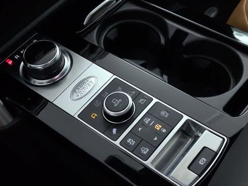 Used 2020 Land Rover Discovery HSE image 33