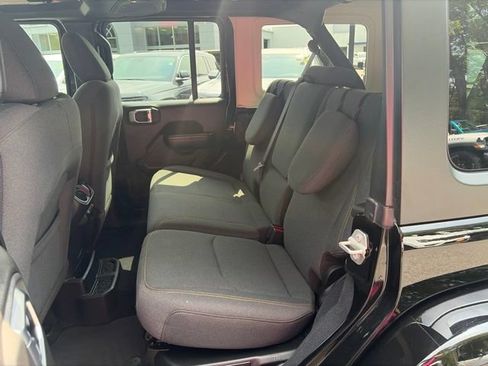Used 2024 Jeep Wrangler Unlimited w/ Convenience Group AWD/4WD image 12
