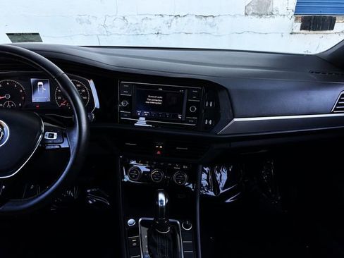 Used 2019 Volkswagen Jetta R-Line image 15