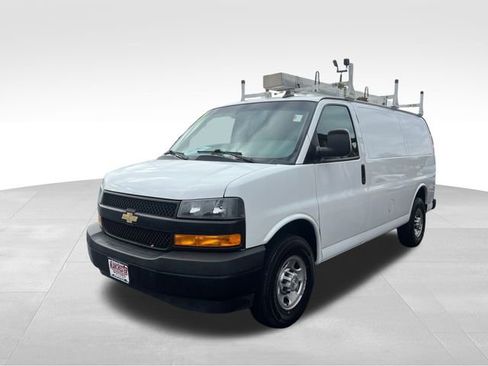 Used 2021 Chevrolet Express 2500 image 3