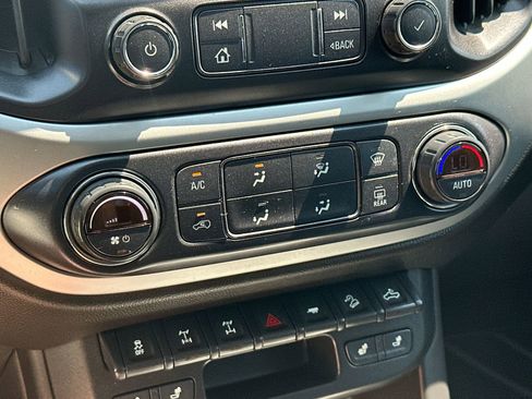 Used 2019 Chevrolet Colorado ZR2 image 19