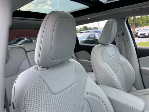 Used 2019 Jeep Cherokee Limited AWD/4WD image 31