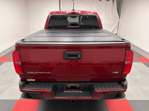 Used 2022 Chevrolet Colorado Z71 AWD/4WD image 5