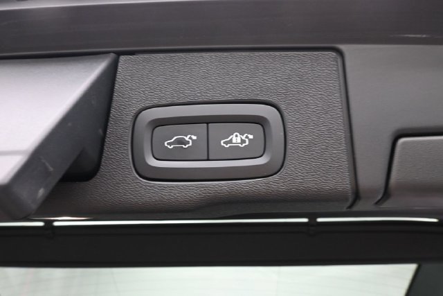 Used 2023 Volvo XC60 B5 Plus w/ Climate Package AWD/4WD image 30