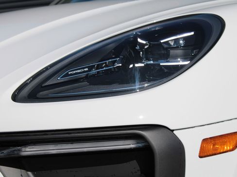 New 2026 Porsche Macan image 11