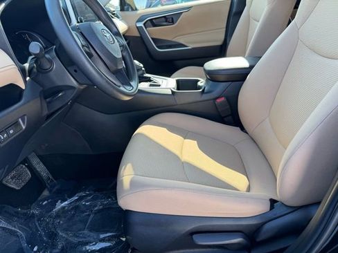 Certified 2025 Toyota RAV4 LE image 7