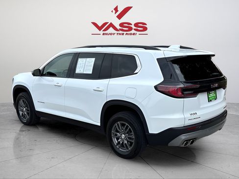 Used 2025 GMC Acadia Elevation FWD image 3