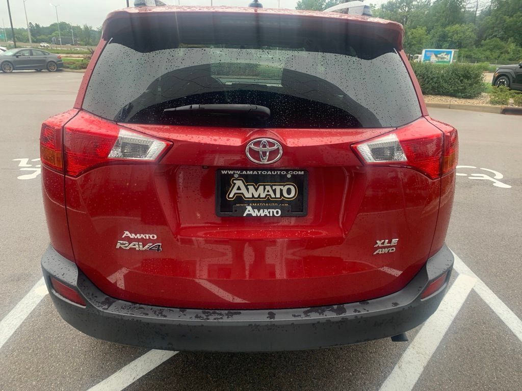 Used 2015 Toyota RAV4 XLE AWD/4WD image 4
