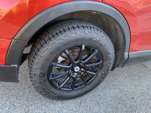 Used 2017 Toyota RAV4 LE image 10