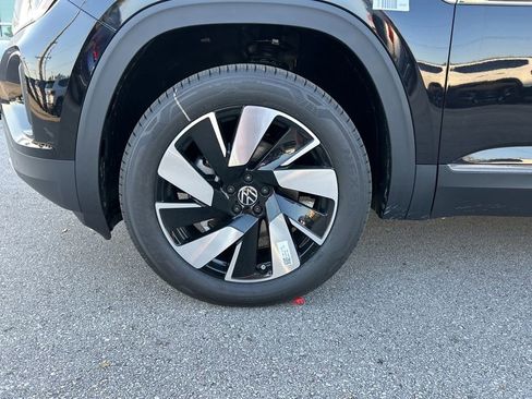 Used 2025 Volkswagen Atlas Cross Sport SEL image 52
