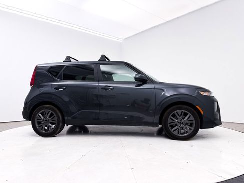 Used 2022 Kia Soul EX image 37