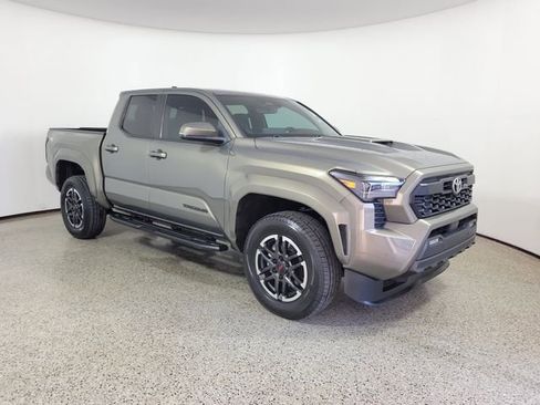 Used 2024 Toyota Tacoma TRD Sport w/ TRD Sport Upgrade Package RWD image 4