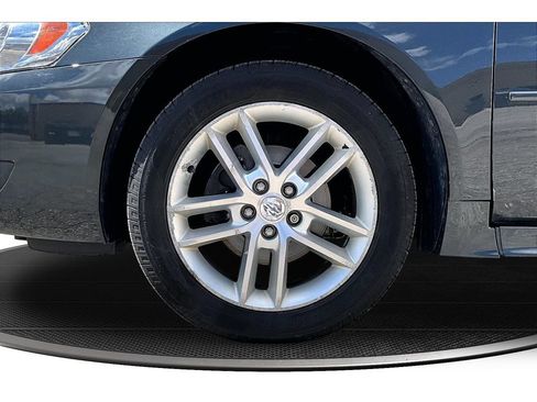 Used 2013 Chevrolet Impala LTZ FWD image 12