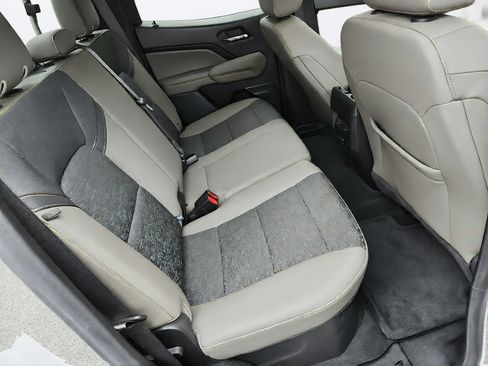 Used 2024 Chevrolet Colorado ZR2 w/ Technology Package AWD/4WD image 30
