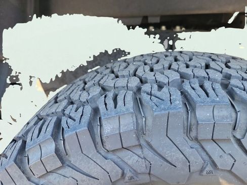 Used 2022 Toyota Tacoma TRD Off-Road image 11