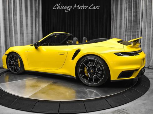 Used 2023 Porsche 911 Cabriolet image 3