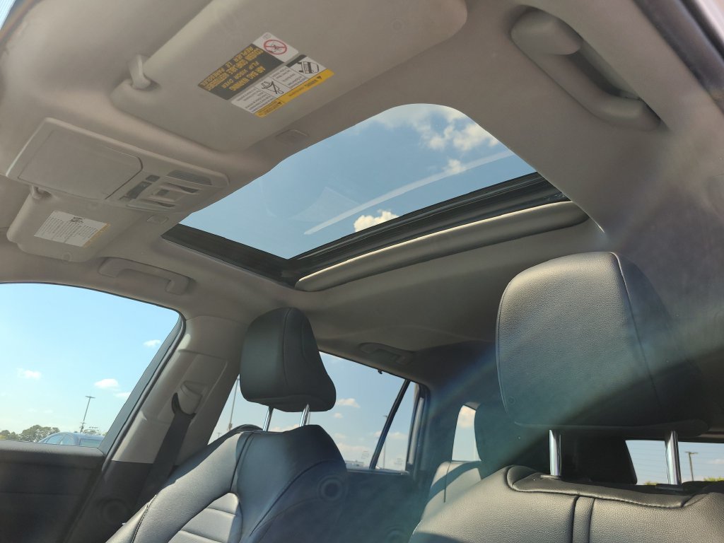 Used 2024 Toyota Highlander XLE FWD image 29