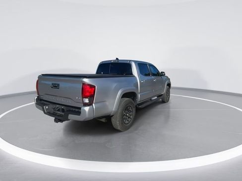 Used 2022 Toyota Tacoma SR5 w/ Technology Package image 11