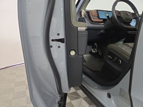 Used 2024 Rivian R1S Adventure Quad AWD/4WD image 32