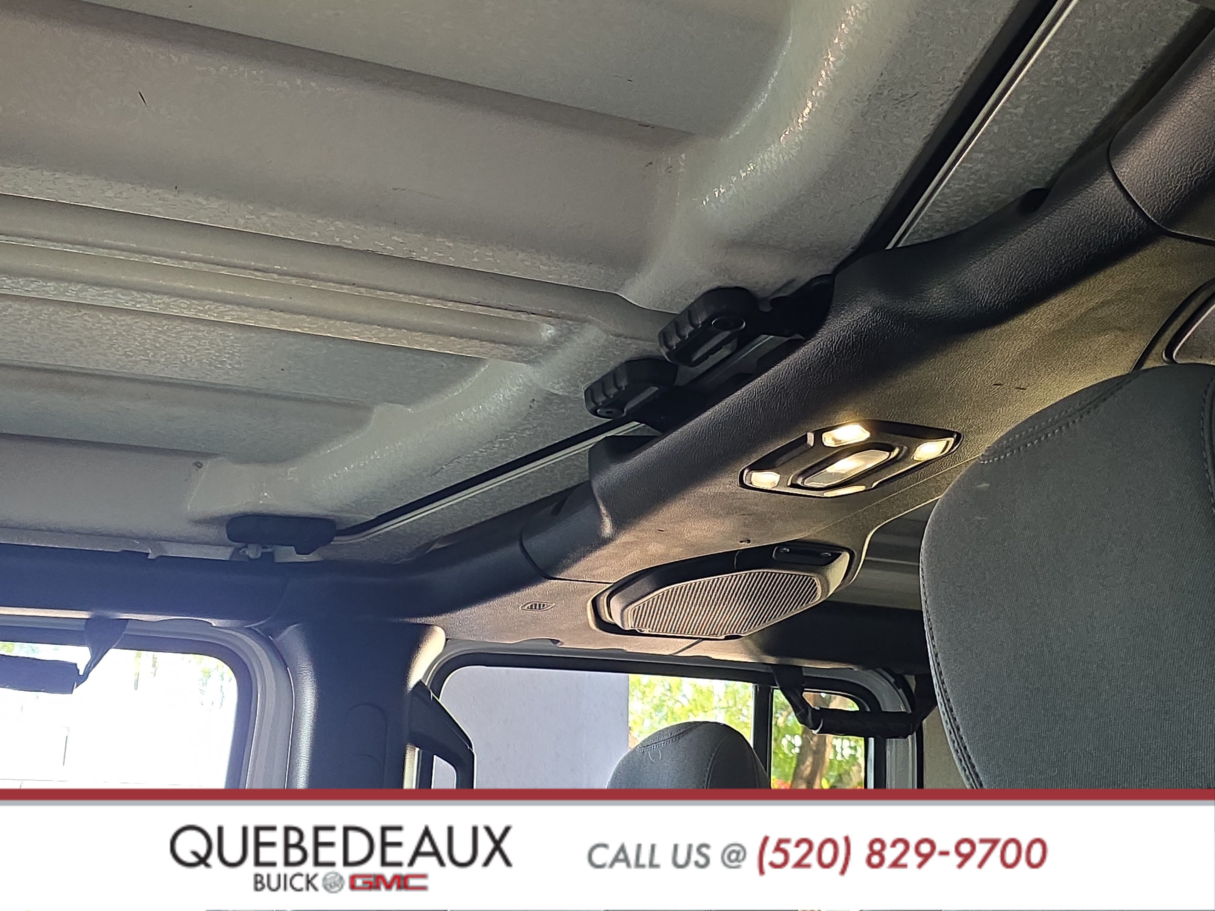 Used 2021 Jeep Wrangler Unlimited Rubicon w/ Dual Top Group AWD/4WD image 14