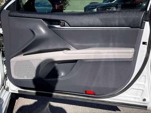 Used 2022 Toyota Camry SE image 22