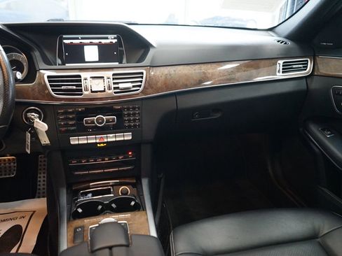 Used 2014 Mercedes-Benz E 350 4MATIC Sedan image 12