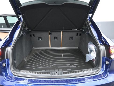 New 2026 Porsche Macan AWD/4WD image 20