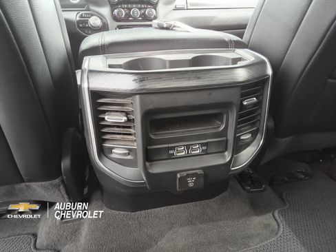Used 2024 RAM 1500 Laramie AWD/4WD image 13