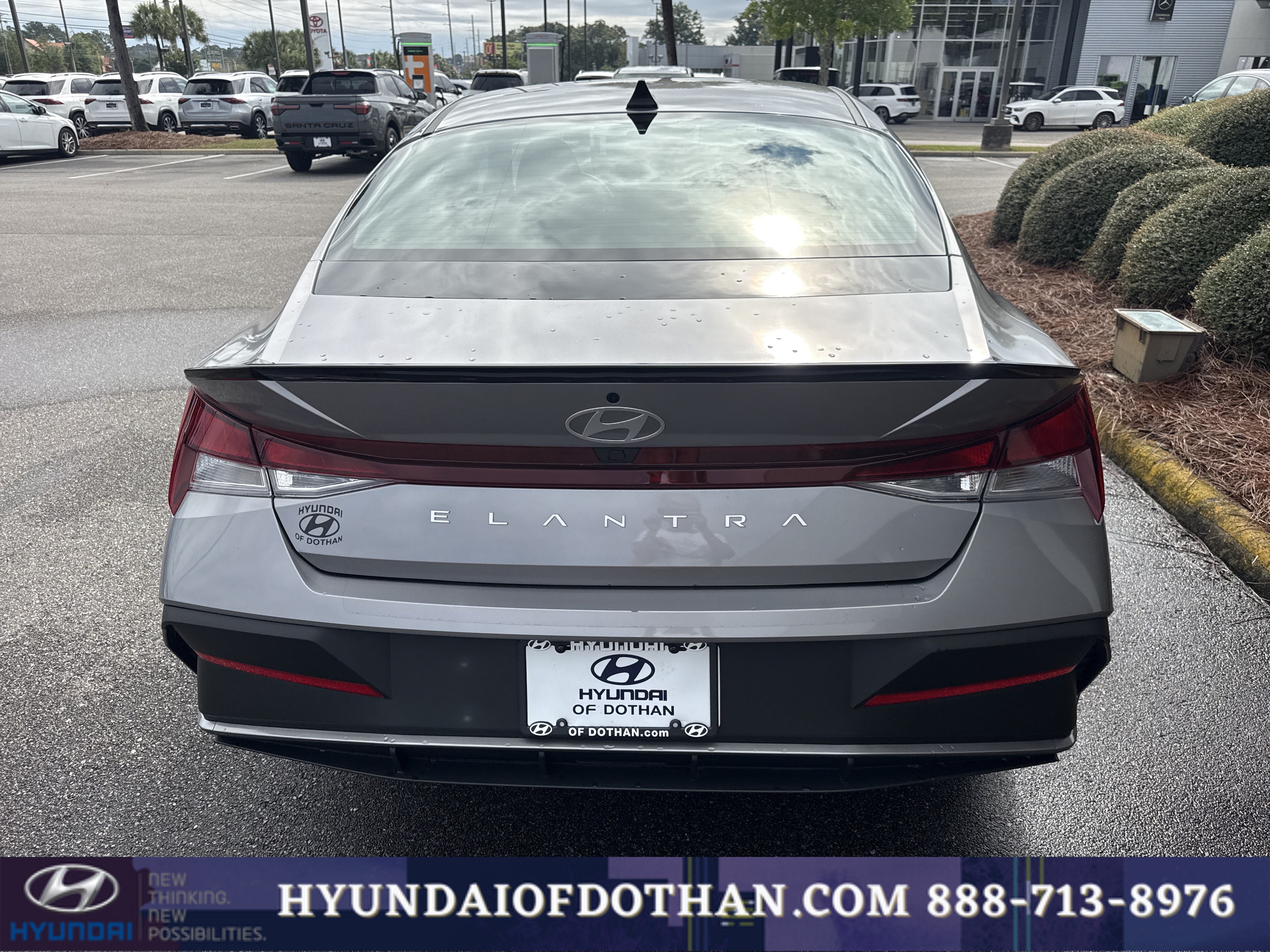 Certified 2025 Hyundai Elantra Sport FWD image 3