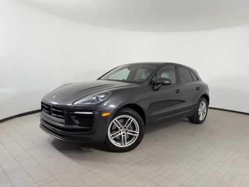 Certified 2023 Porsche Macan AWD/4WD image 1