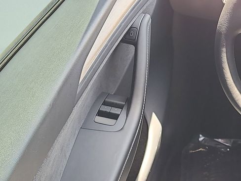 Used 2023 Tesla Model Y Long Range AWD/4WD image 25