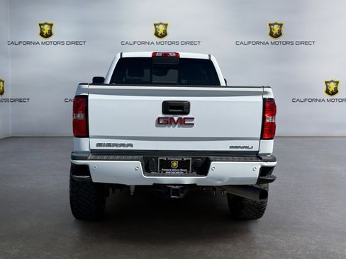 Used 2015 GMC Sierra 2500 Denali w/ Duramax Plus Package image 4